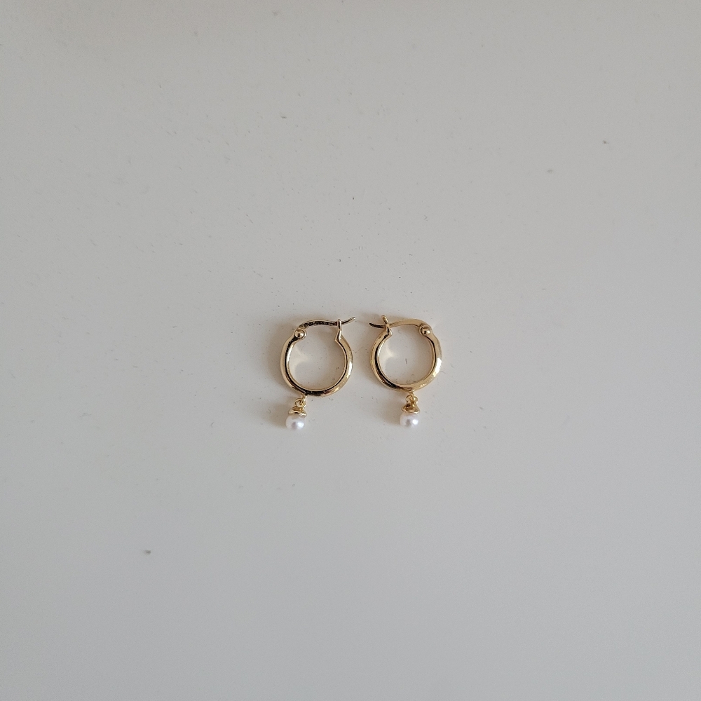 MEJURI pearl hoops NO OFFERS